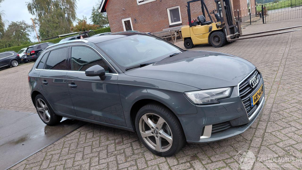 Audi A3 1.6 tdi  116pk pano navi clima leer