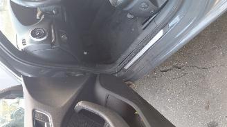 Audi A3 1.6 tdi  116pk pano navi clima leer picture 17