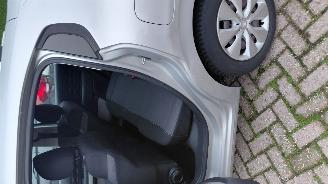 Citroën C3 1.2 i  82pk  navi clima picture 2