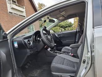 Toyota Auris 1.6 diesel   navi clima picture 6