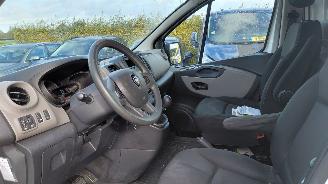 Renault Trafic 1.6 dci 90pk  airco picture 7