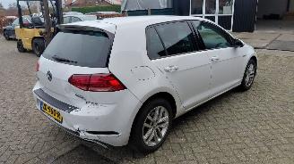 uszkodzony samochody osobowe Volkswagen Golf 1.5 tsi  131pk automaat  navi 2018/8