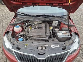 Damaged car Skoda Rapid 1.2 tsi  joy  90pk pano navi clima 2017/3