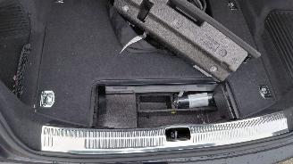 Audi A8 3.0i hybrid  lang uitvoering   310kw picture 12