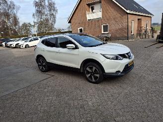 skadebil auto Nissan Qashqai 1.2i 85kw pano  clima navi 2015/3