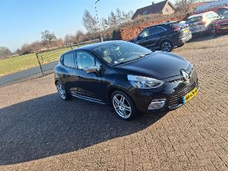 Schadeauto Renault Clio 1.2i gt line  automaat  88kw  pano navi 2014/12