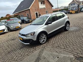 skadebil auto Volkswagen Polo 1.2 tsi AUTOMAAT  90PK   NAVI CLIMA 2016/9