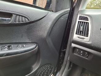 Hyundai I-20 1.2i 5drs airco   86pk picture 2