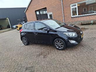 Hyundai I-20 1.2i 5drs airco   86pk picture 1