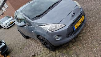 krockskadad bil auto Ford Ka 1.2i  cool sound  69pk   airco 2012/3