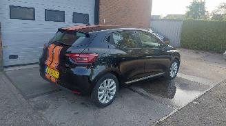 Coche accidentado Renault Clio 0.9 tce  tce navi 5drs 74kw clima 2021/11