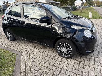 Citroën C1 1.0e VTI FEEL LICHTE SCHADE! 228000 KM BOUWJAAR 2016  3000 EURO picture 5
