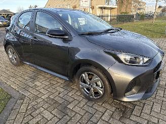 krockskadad bil auto Mazda 2 1.5 EXCLUSIVE-LINE AUTOMAAT HYBRID BOUWJAAR 2024 12750 EURO 2024/10