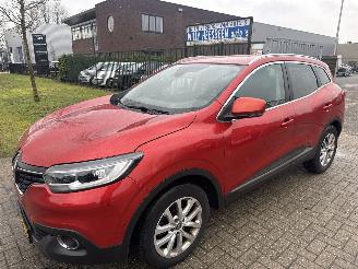 uszkodzony samochody osobowe Renault Kadjar 1.2 TCE INTENS SUPERLICHTE SCHADE! BOUWJAAR 2015  6900 EURO 2015/9