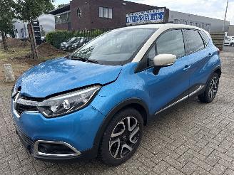 Avarii autoturisme Renault Captur 1.2 TCE DYNAMIQUE AUTOMAAT RIJDBAAR BOUWJAAR 2016  6500 EURO 2016/12