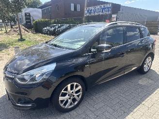 uszkodzony samochody osobowe Renault Clio 0.9 LIMITED LICHTE ZIJSCHADE! BOUWJAAR 2018 103945 KM  4999 EURO 2018/8