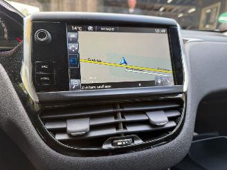 Peugeot 208 1.2 Style 5DRS NAVI AIRCO picture 25