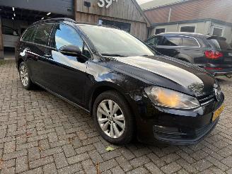 krockskadad bil auto Volkswagen Golf 1.6 TDI 2015/6