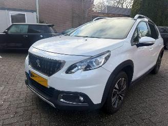 krockskadad bil auto Peugeot 2008 1.2 puretech Allure AUT! navi pano camera 2017/2