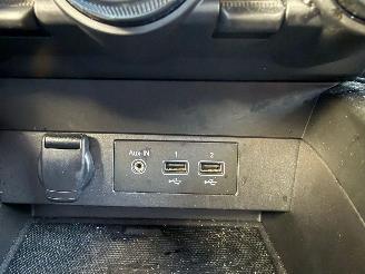 Renault Clio 1.0 Intens navi pdc picture 26