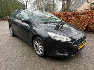 Schadeauto Ford Focus 1.5 TDCI NO DAMGEDS!!  NAVI AIRCO PDC 2015/5