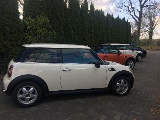 Mini  COOPERS ONE CLUBMAN CARBIO picture 2