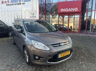  Ford Grand C-Max Titanium MOTOR schade 2013/11