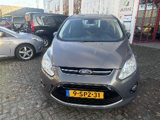 Ford Grand C-Max Titanium MOTOR schade picture 2