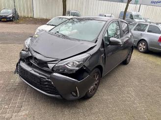 Toyota Yaris Yaris III (P13), Hatchback, 2010 / 2020 1.5 16V Hybrid picture 6