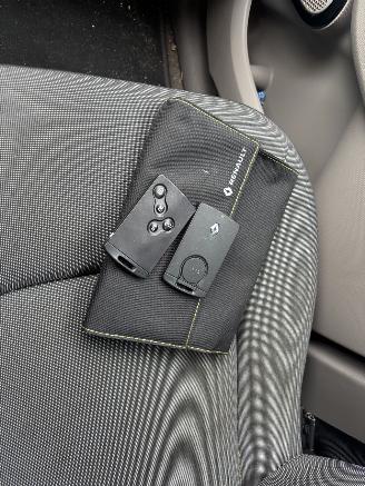 Renault Zoé R240 INTENS 22KWH MET NIEUWE APK picture 11