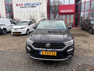 Damaged car Volkswagen T-Roc 1.5 TSI STYLE AUTOMAAT 2020/1