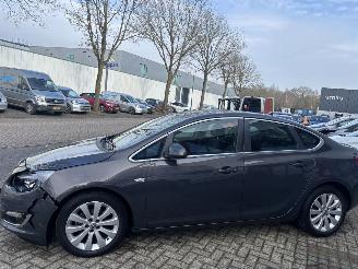 Opel Astra NOTCHBACK 1.4 Turbo Cosmo 1e eigenaar picture 3