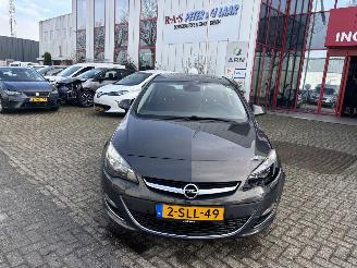 Schadeauto Opel Astra NOTCHBACK 1.4 Turbo Cosmo 1e eigenaar 2013/10