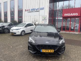 krockskadad bil auto Ford Focus WAGON ST LINE BNS 110KW 2019/10