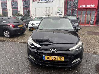 krockskadad bil auto Hyundai I-20 T-GDI COMFORT 2016/5