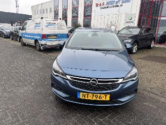 uszkodzony samochody osobowe Opel Astra SPORTS TOURER GEEN SCHADE 2017/4