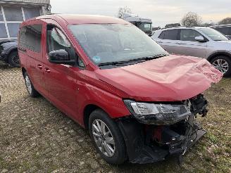 uszkodzony samochody osobowe Volkswagen Caddy maxi 2.0 TDi 102 Pk   7 persoons 2025/4
