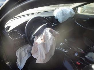 Auto da rottamare Volvo V-40 V40 (MV), Hatchback 5-drs, 2012 / 2019 1.6 T3 GTDi 16V 2013/3