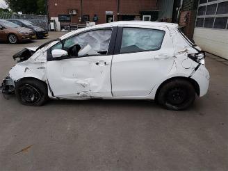 Toyota Yaris Yaris III (P13), Hatchback, 2010 / 2020 1.5 16V Hybrid picture 3