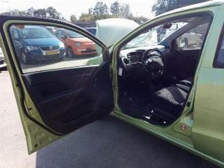 Daihatsu Cuore Cuore (L251/271/276), Hatchback, 2003 1.0 12V DVVT picture 12