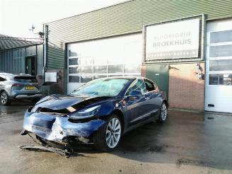 demontáž osobní automobily Tesla Model 3 Model 3, Sedan, 2017 Long Range AWD 75 kWh 2019/12
