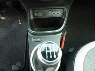 Renault Twingo Twingo III (AH), Hatchback 5-drs, 2014 1.0 SCe 75 12V picture 16