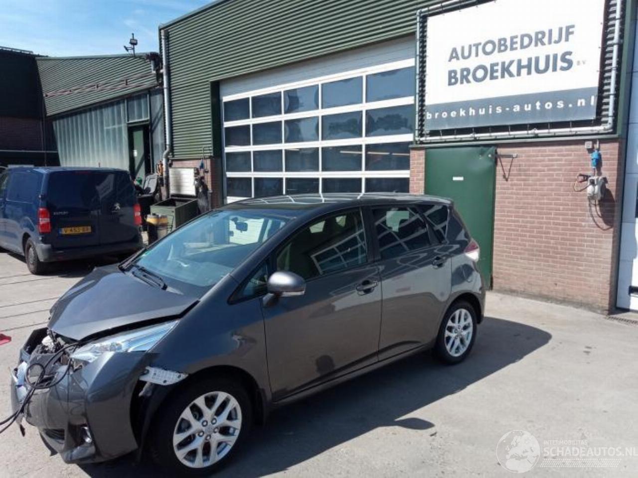 Toyota Verso S Verso S, MPV, 2010 / 2016 1.33 16V Dual VVT-I