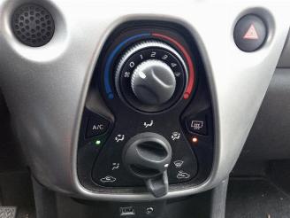 Peugeot 108 108, Hatchback, 2014 1.0 12V picture 18