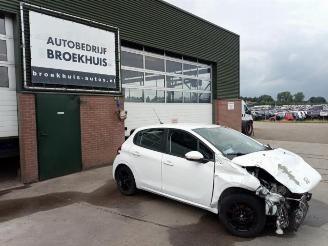 Vrakbiler auto Peugeot 208 208 I (CA/CC/CK/CL), Hatchback, 2012 / 2019 1.2 Vti 12V PureTech 82 2017/7