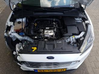 Ford Focus 1.0 Titanium picture 10
