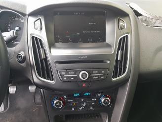 Ford Focus 1.0 Titanium picture 22