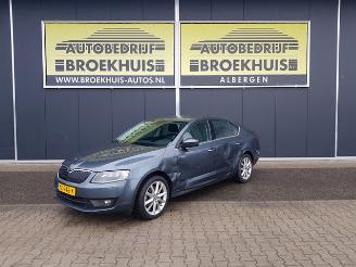 krockskadad bil auto Skoda Octavia 2.0 TDI Greentech Style Business 2017/1