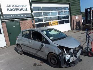 Démontage voiture Toyota Yaris Yaris III (P13), Hatchback, 2010 / 2020 1.5 16V Hybrid 2016/3