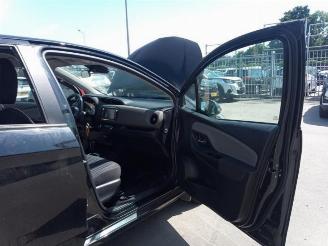 Toyota Yaris Yaris III (P13), Hatchback, 2010 / 2020 1.5 16V Hybrid picture 17